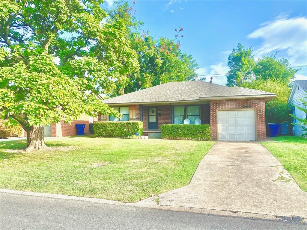 1816 Churchill Way, The Village, OK 73120