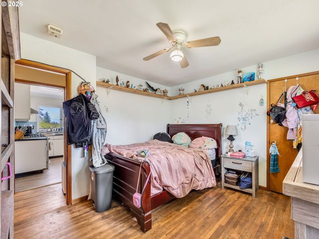 35302 LYNGSTAD HEIGHTS Ln, Astoria, OR 97103