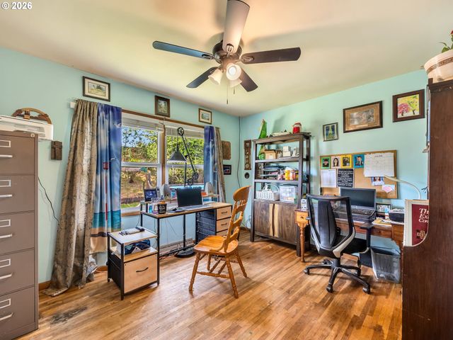 35302 LYNGSTAD HEIGHTS Ln, Astoria, OR 97103