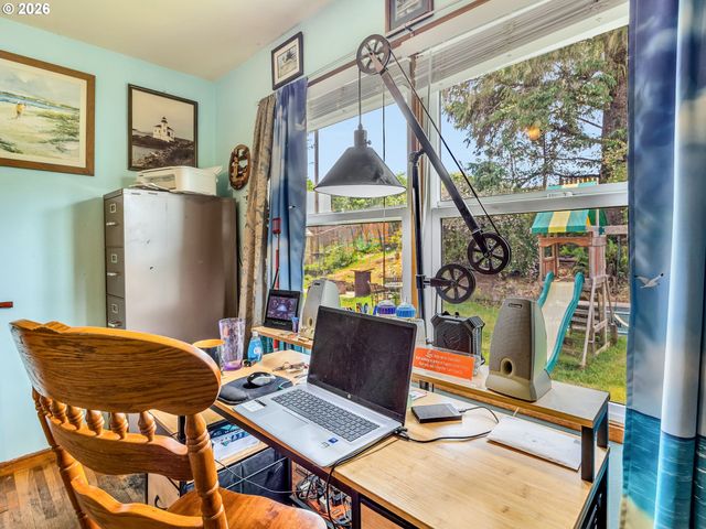 35302 LYNGSTAD HEIGHTS Ln, Astoria, OR 97103