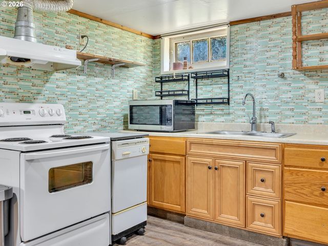 35302 LYNGSTAD HEIGHTS Ln, Astoria, OR 97103