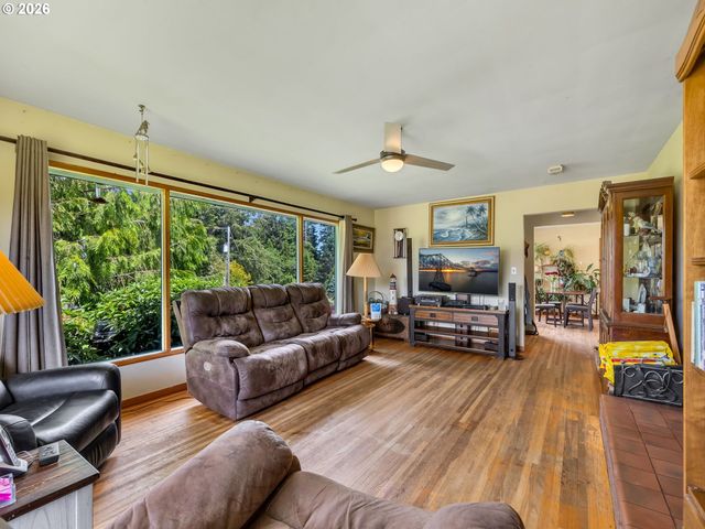 35302 LYNGSTAD HEIGHTS Ln, Astoria, OR 97103