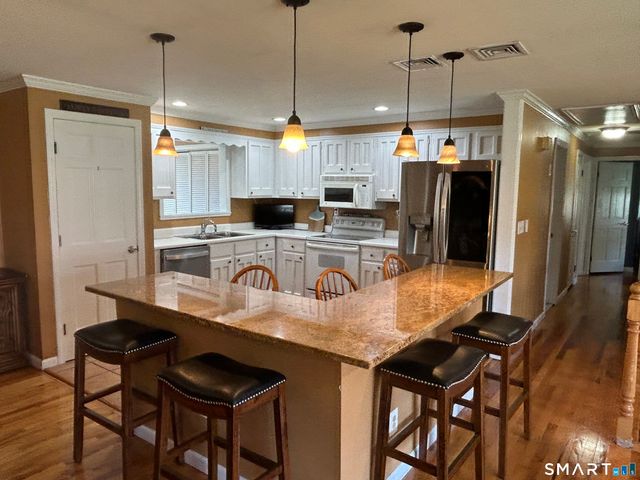 72 Nolan Road, Hamden, CT 06514