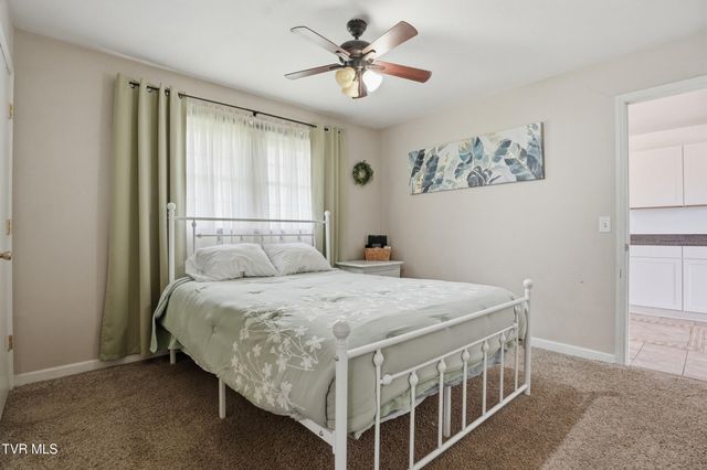 578 Bays View Court, Kingsport, TN 37660