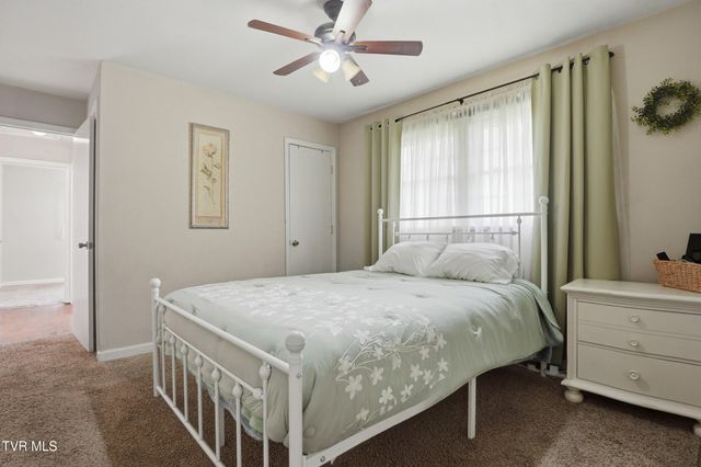 578 Bays View Court, Kingsport, TN 37660