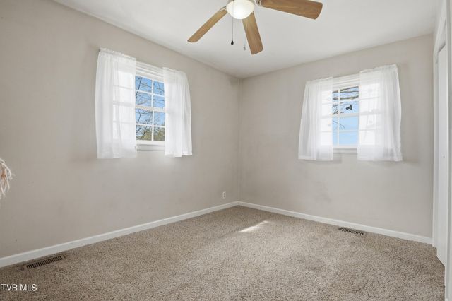 578 Bays View Court, Kingsport, TN 37660