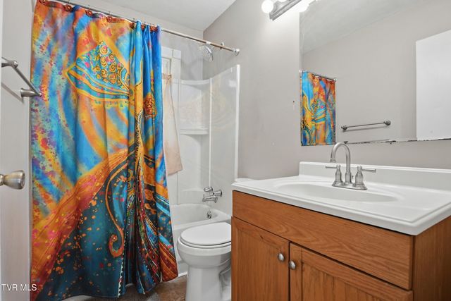 578 Bays View Court, Kingsport, TN 37660