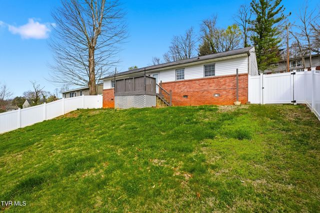 578 Bays View Court, Kingsport, TN 37660