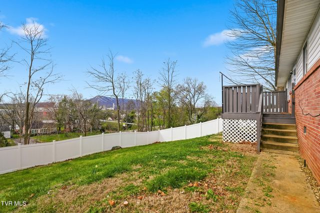 578 Bays View Court, Kingsport, TN 37660