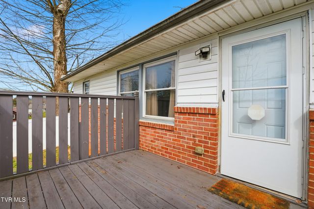 578 Bays View Court, Kingsport, TN 37660