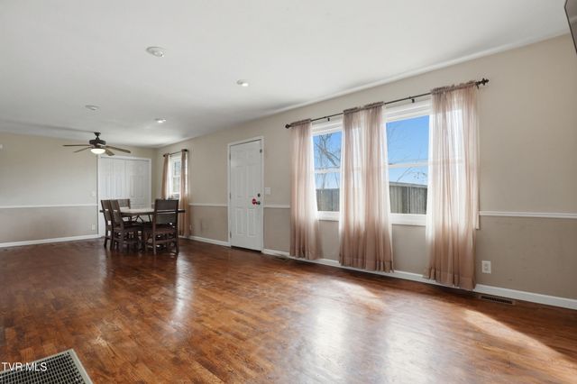 578 Bays View Court, Kingsport, TN 37660