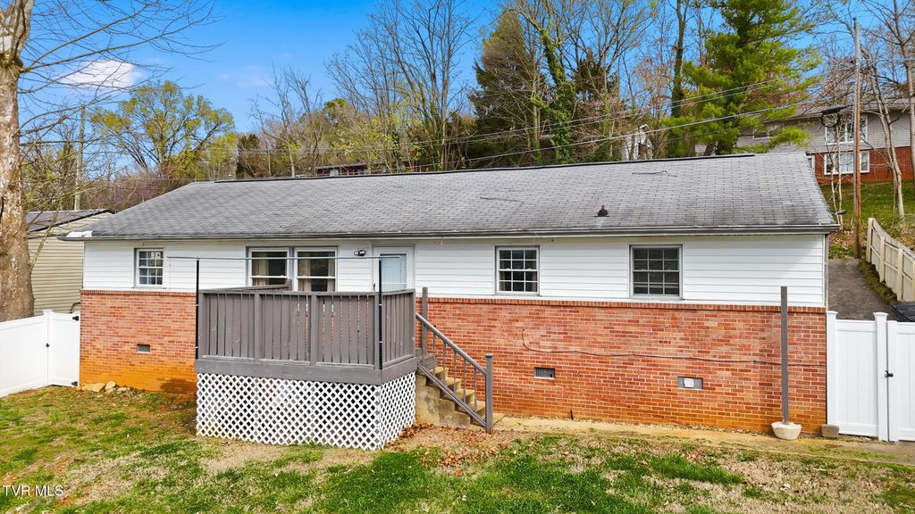 578 Bays View Court, Kingsport, TN 37660