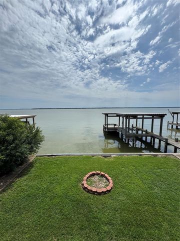398 Lakeshore S, Onalaska, TX 77360
