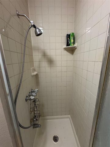 398 Lakeshore S, Onalaska, TX 77360