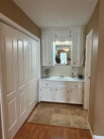 398 Lakeshore S, Onalaska, TX 77360