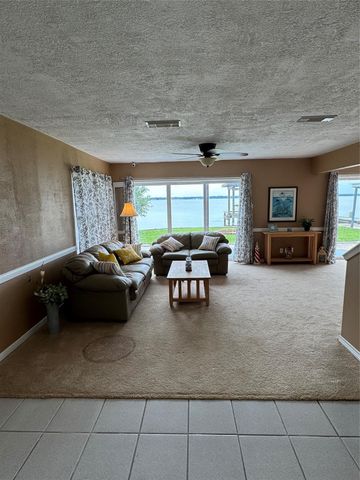 398 Lakeshore S, Onalaska, TX 77360