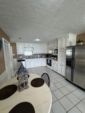 398 Lakeshore S, Onalaska, TX 77360