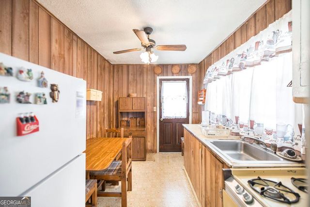 205 Georgia Avenue, Fort Valley, GA 31030