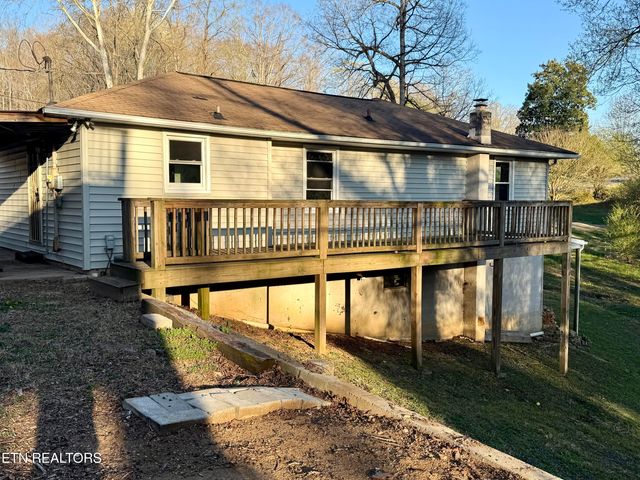321 Walnut Valley Rd, Clinton, TN 37716