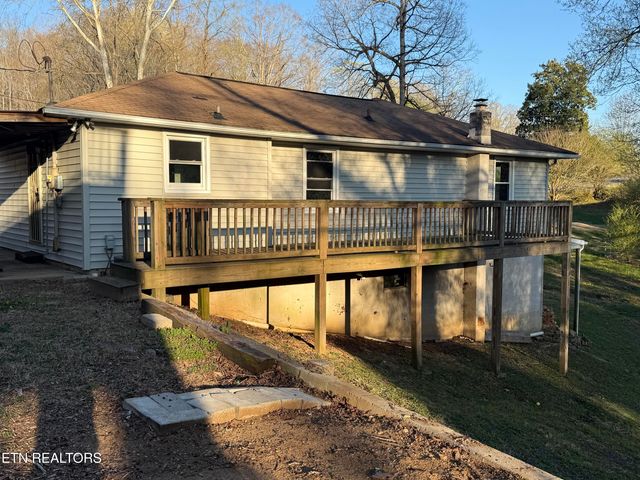 321 Walnut Valley Rd, Clinton, TN 37716