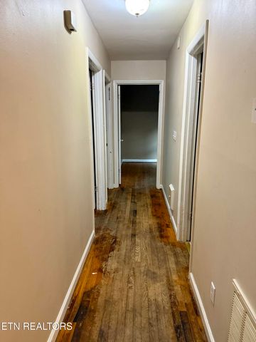 321 Walnut Valley Rd, Clinton, TN 37716
