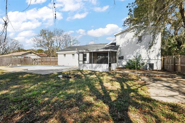 1301 N SHORE DRIVE, Leesburg, FL 34748
