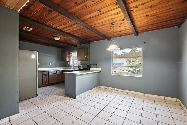 1301 N SHORE DRIVE, Leesburg, FL 34748
