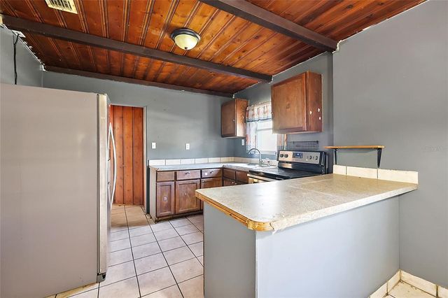 1301 N SHORE DRIVE, Leesburg, FL 34748
