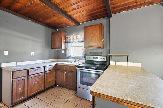 1301 N SHORE DRIVE, Leesburg, FL 34748