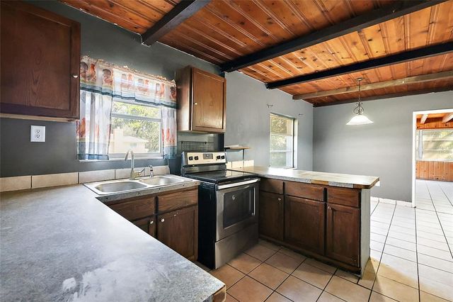 1301 N SHORE DRIVE, Leesburg, FL 34748