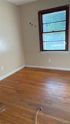 705 Palace Court, St Louis, MO 63135