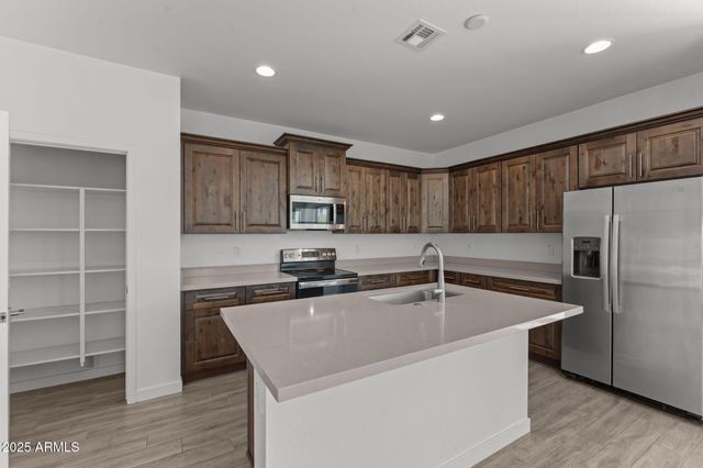 1985 W RINGO Road, Wickenburg, AZ 85390