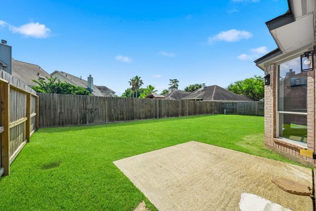 16010 Ashvale Drive, Tomball, TX 77377