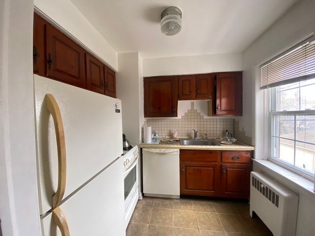508 Bonnie Brae Place I2, River Forest, IL 60305