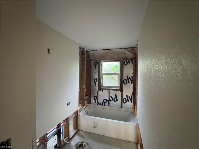 1683 Atlanta Plaza DR, Sanibel, FL 33957