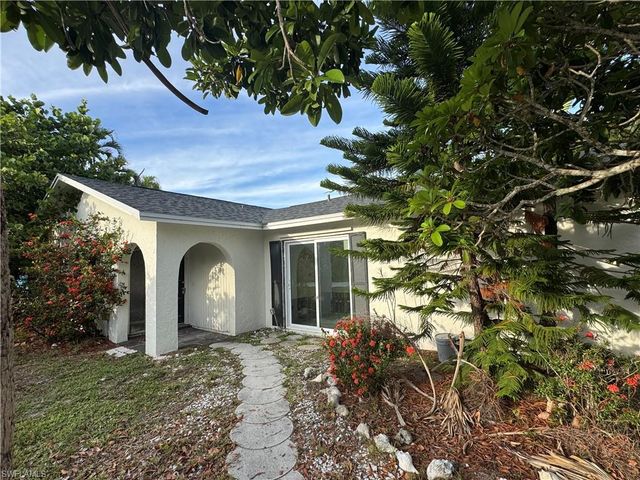 1683 Atlanta Plaza DR, Sanibel, FL 33957