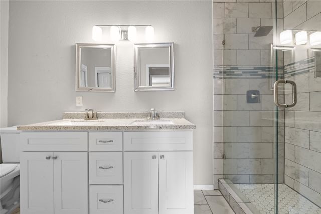 1135 Southpointe Drive, Desoto, TX 75115