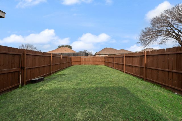 1135 Southpointe Drive, Desoto, TX 75115