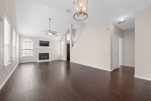 1135 Southpointe Drive, Desoto, TX 75115