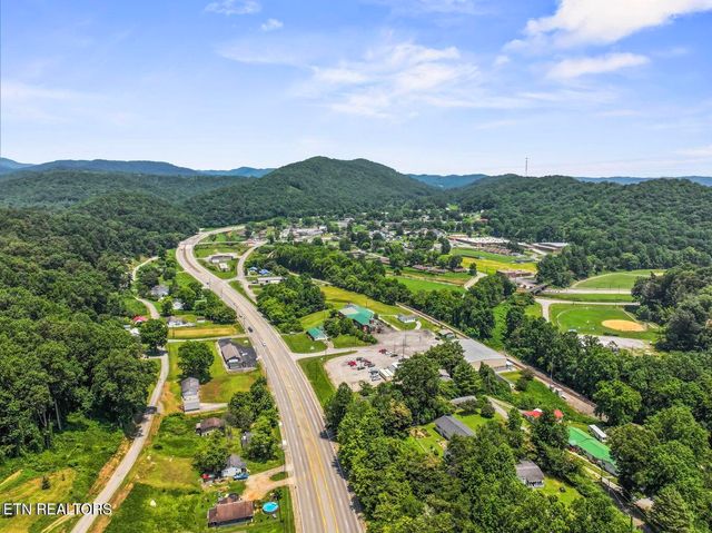 632 W Tri County Blvd, Oliver Springs, TN 37840