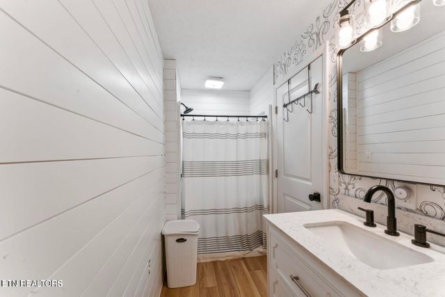 632 W Tri County Blvd, Oliver Springs, TN 37840