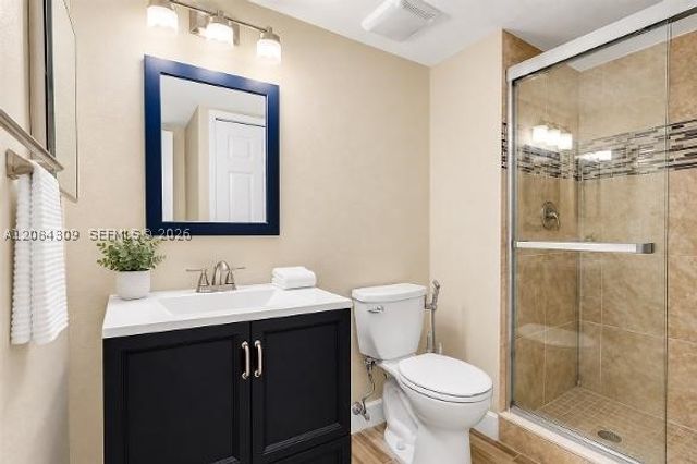 182 Lakeview Dr 204, Weston, FL 33326