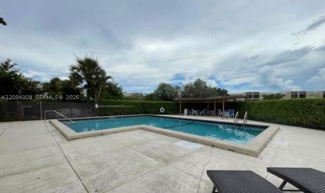 182 Lakeview Dr 204, Weston, FL 33326