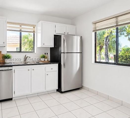 182 Lakeview Dr 204, Weston, FL 33326
