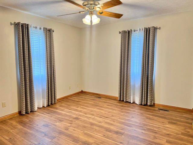 199 Sunset Point Lane, Huntington, WV 25704