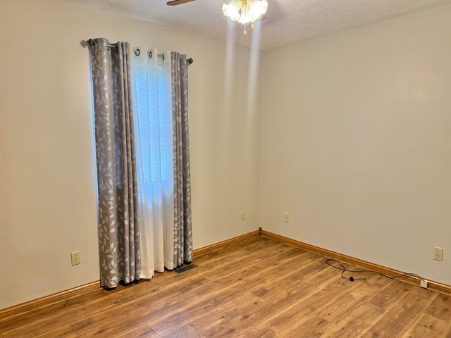 199 Sunset Point Lane, Huntington, WV 25704