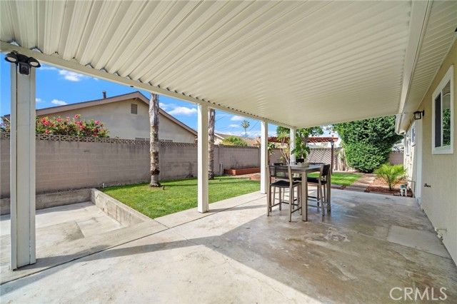 8272 Guilders Drive, Huntington Beach, CA 92647