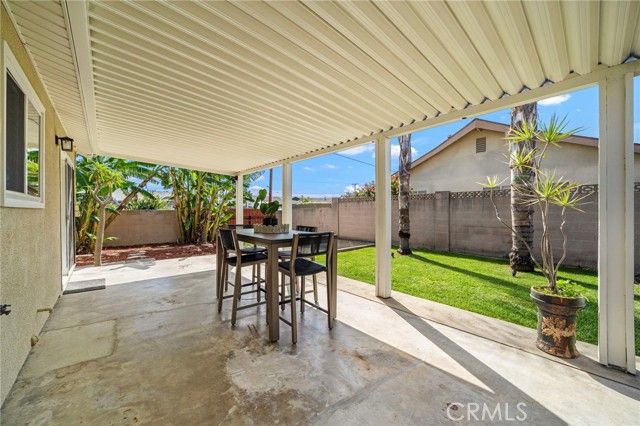 8272 Guilders Drive, Huntington Beach, CA 92647