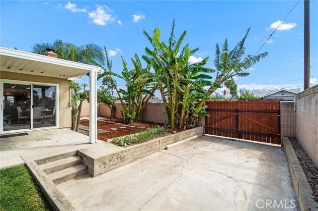 8272 Guilders Drive, Huntington Beach, CA 92647