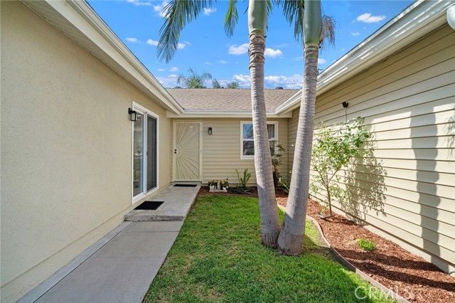 8272 Guilders Drive, Huntington Beach, CA 92647